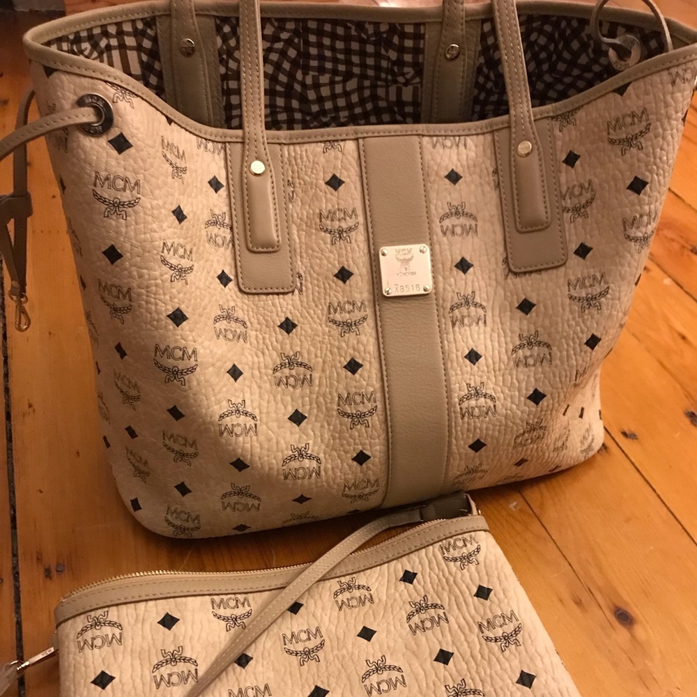 MCM Medium ShopperTote